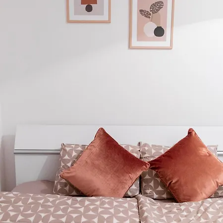 Elegant In Wenceslas Square Apartment *